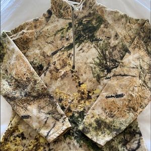 Cabela’s Pull Over Sweater